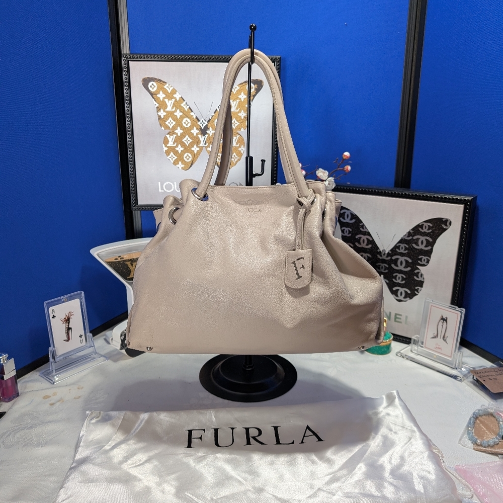 Furla Carmen Leather Purse - Taupe Like NEW🔥